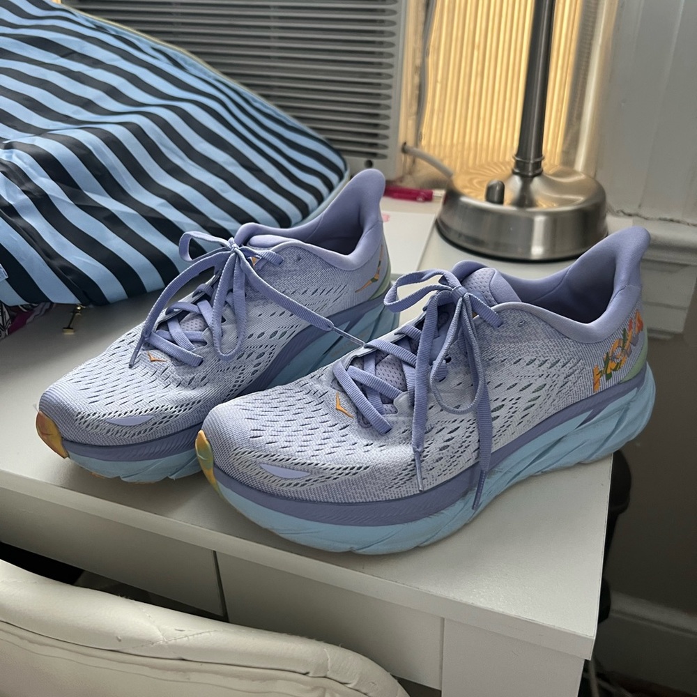 Hoka Clifton 8